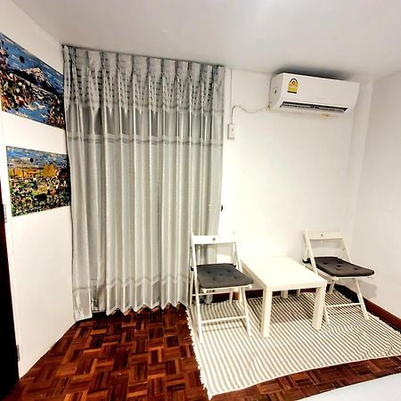 Home16 Sukhumvit16 Bangkok Kültér fotó