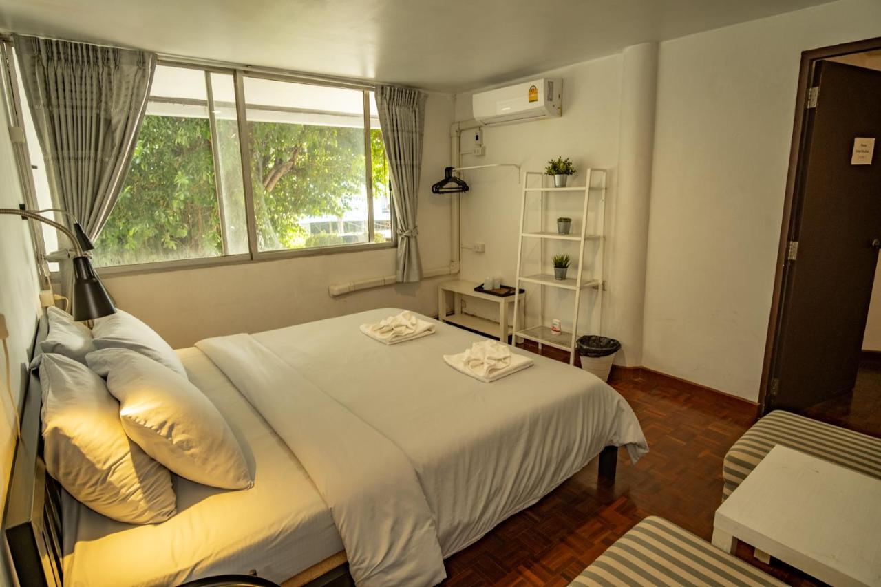 Home16 Sukhumvit16 Bangkok Kültér fotó