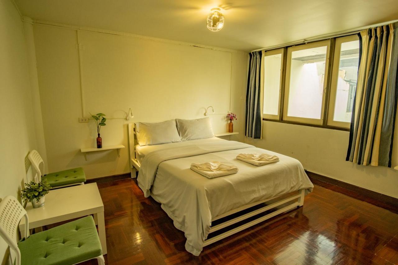 Home16 Sukhumvit16 Bangkok Kültér fotó