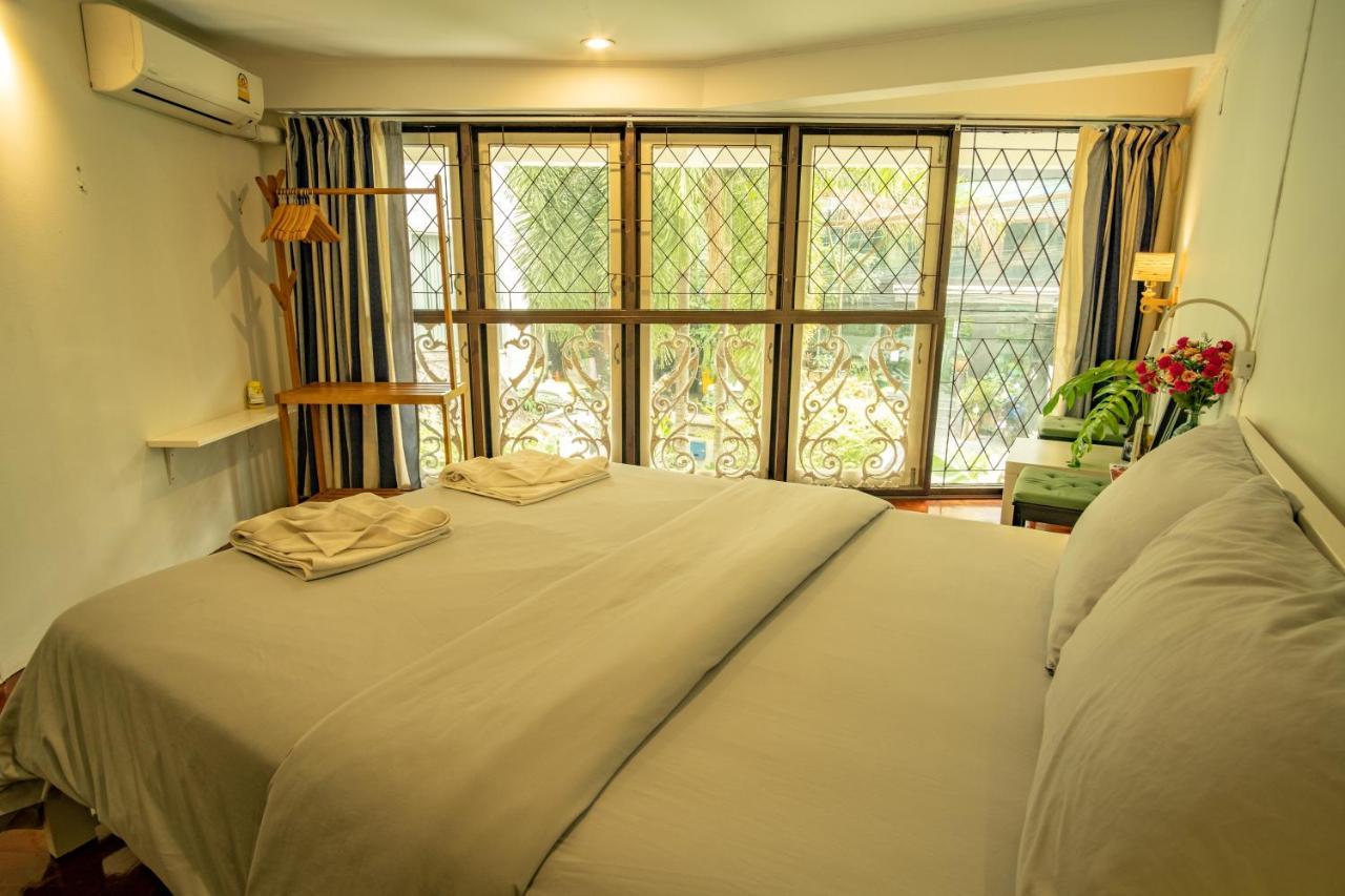 Home16 Sukhumvit16 Bangkok Kültér fotó