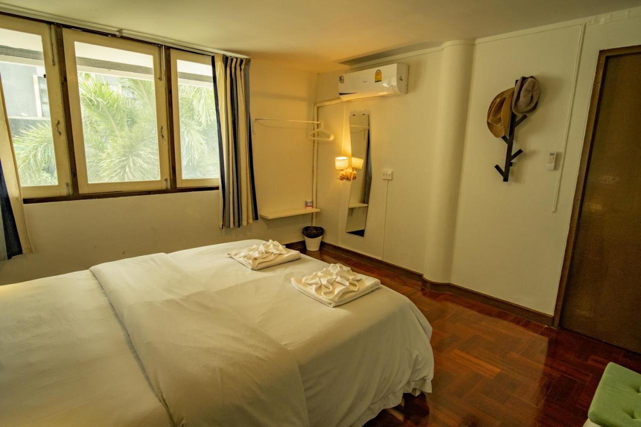Home16 Sukhumvit16 Bangkok Kültér fotó
