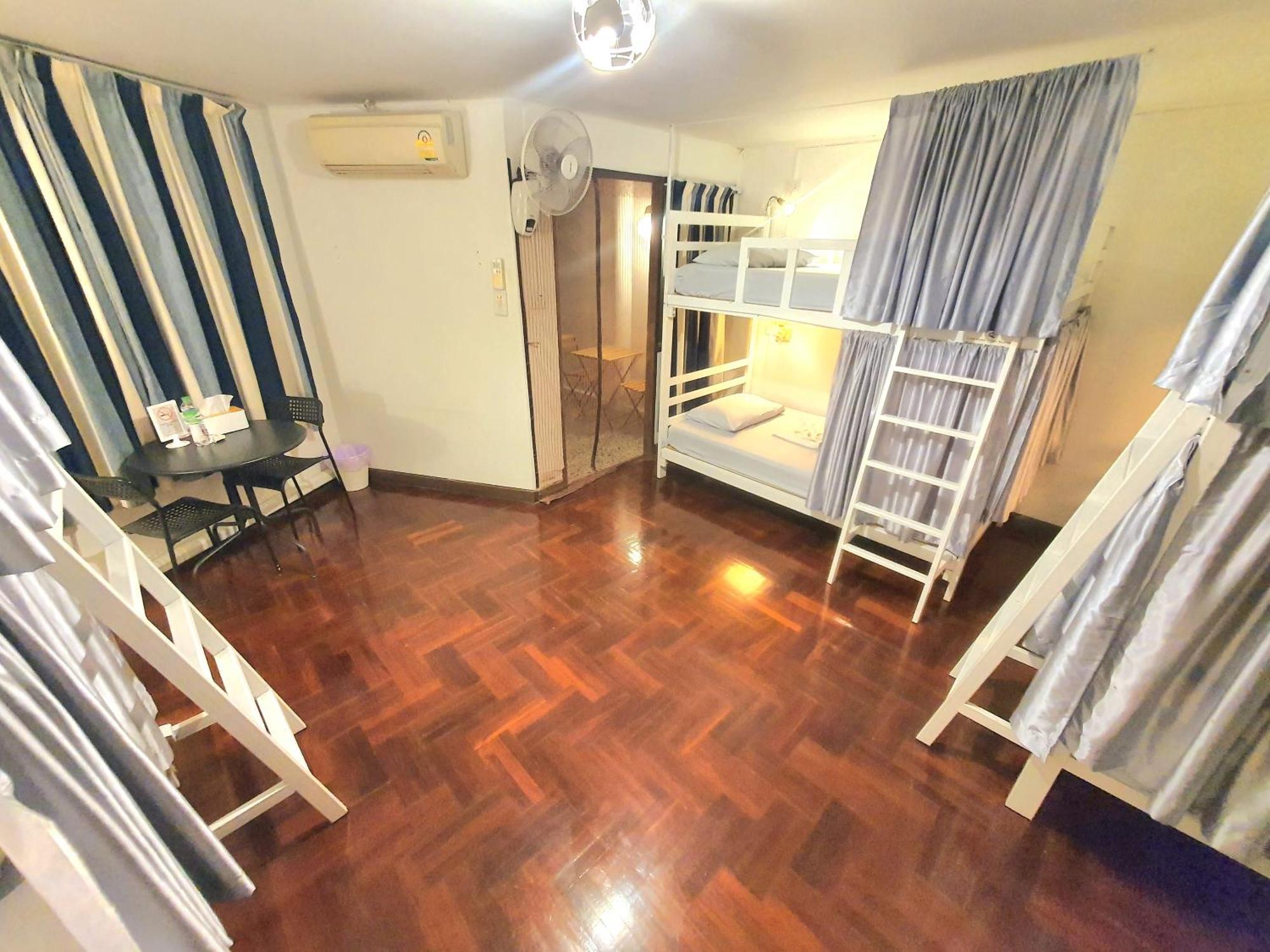 Home16 Sukhumvit16 Bangkok Kültér fotó