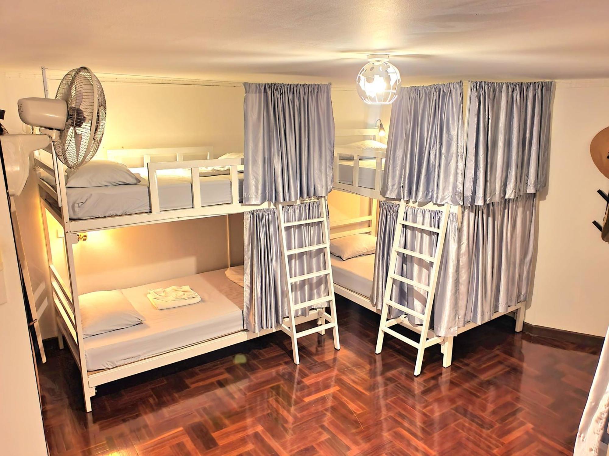 Home16 Sukhumvit16 Bangkok Kültér fotó