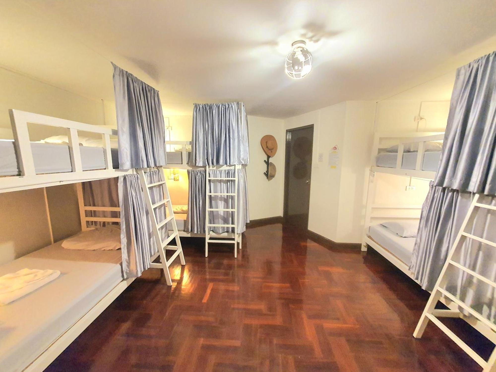 Home16 Sukhumvit16 Bangkok Kültér fotó