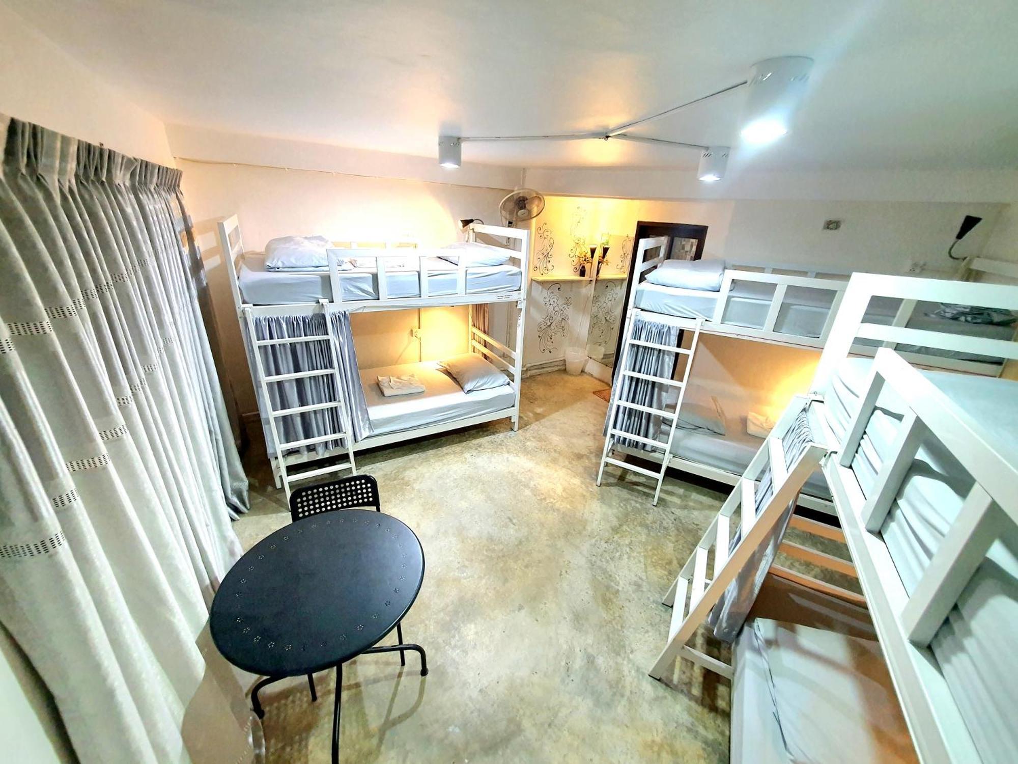 Home16 Sukhumvit16 Bangkok Kültér fotó