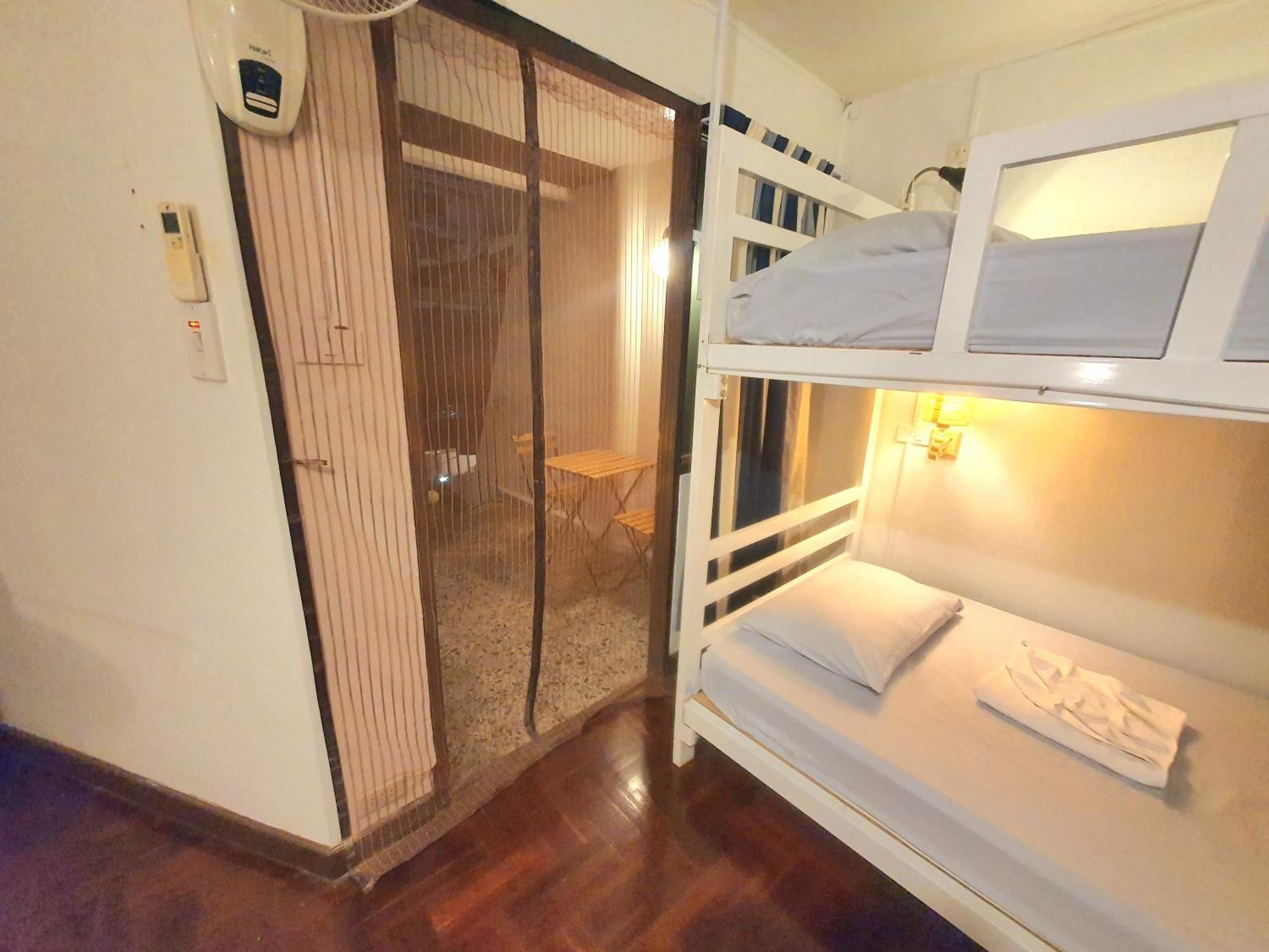 Home16 Sukhumvit16 Bangkok Kültér fotó