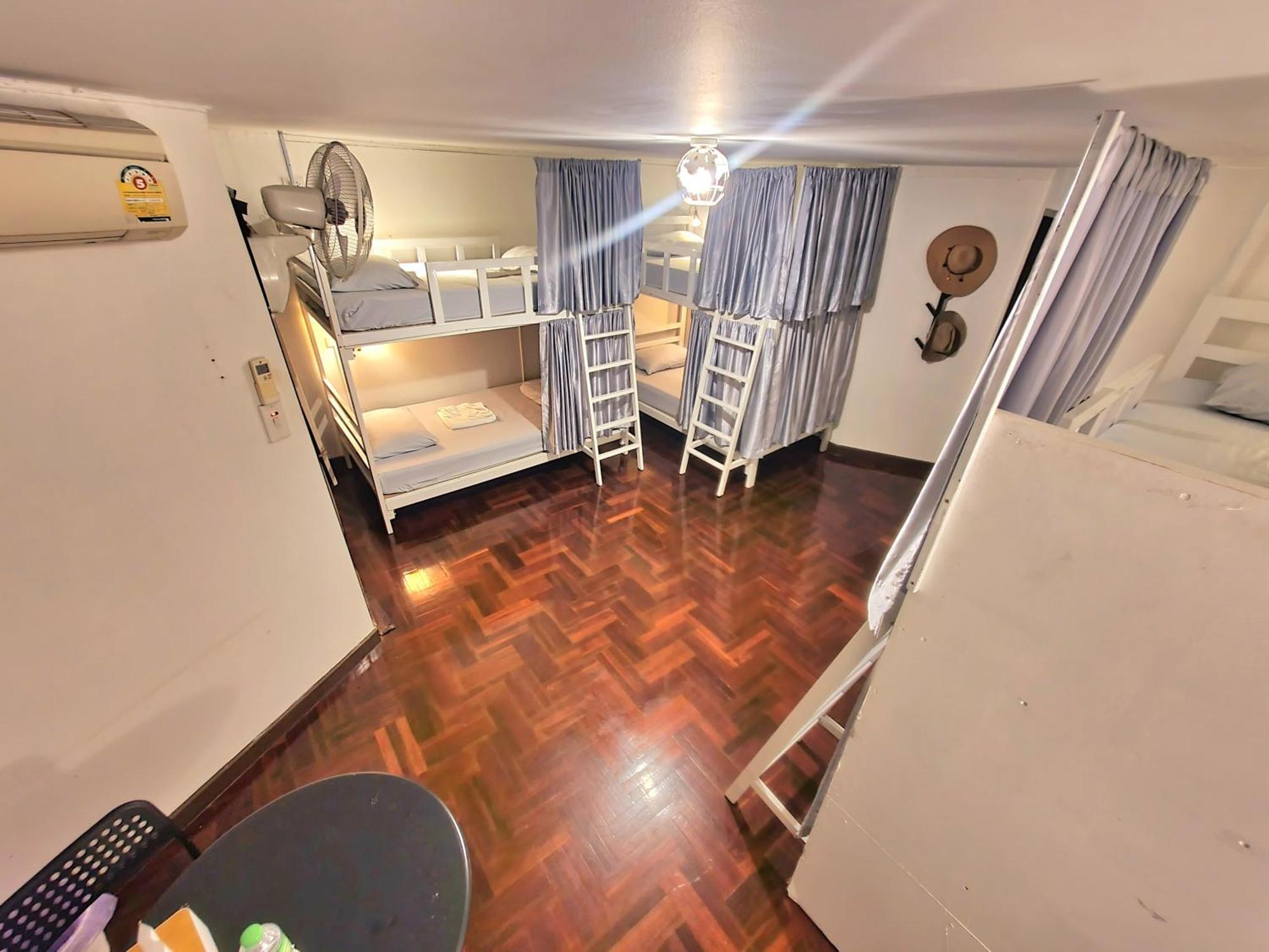 Home16 Sukhumvit16 Bangkok Kültér fotó