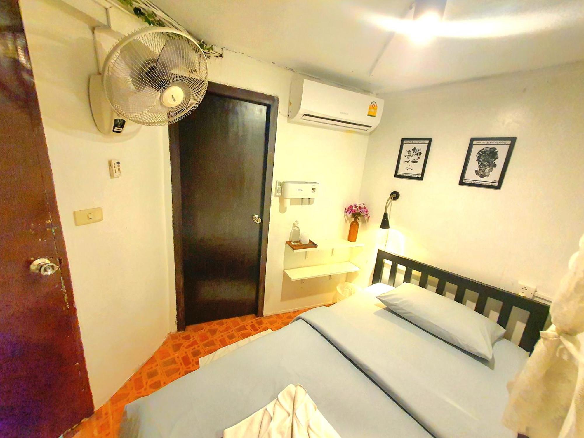 Home16 Sukhumvit16 Bangkok Kültér fotó