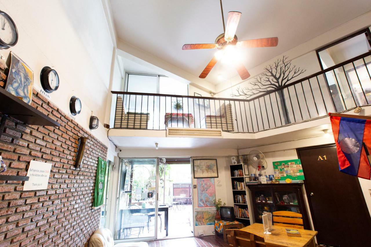 Home16 Sukhumvit16 Bangkok Kültér fotó
