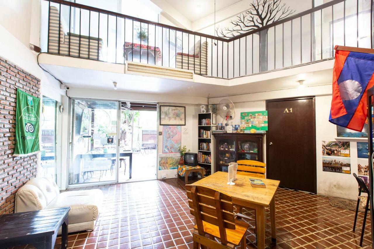 Home16 Sukhumvit16 Bangkok Kültér fotó