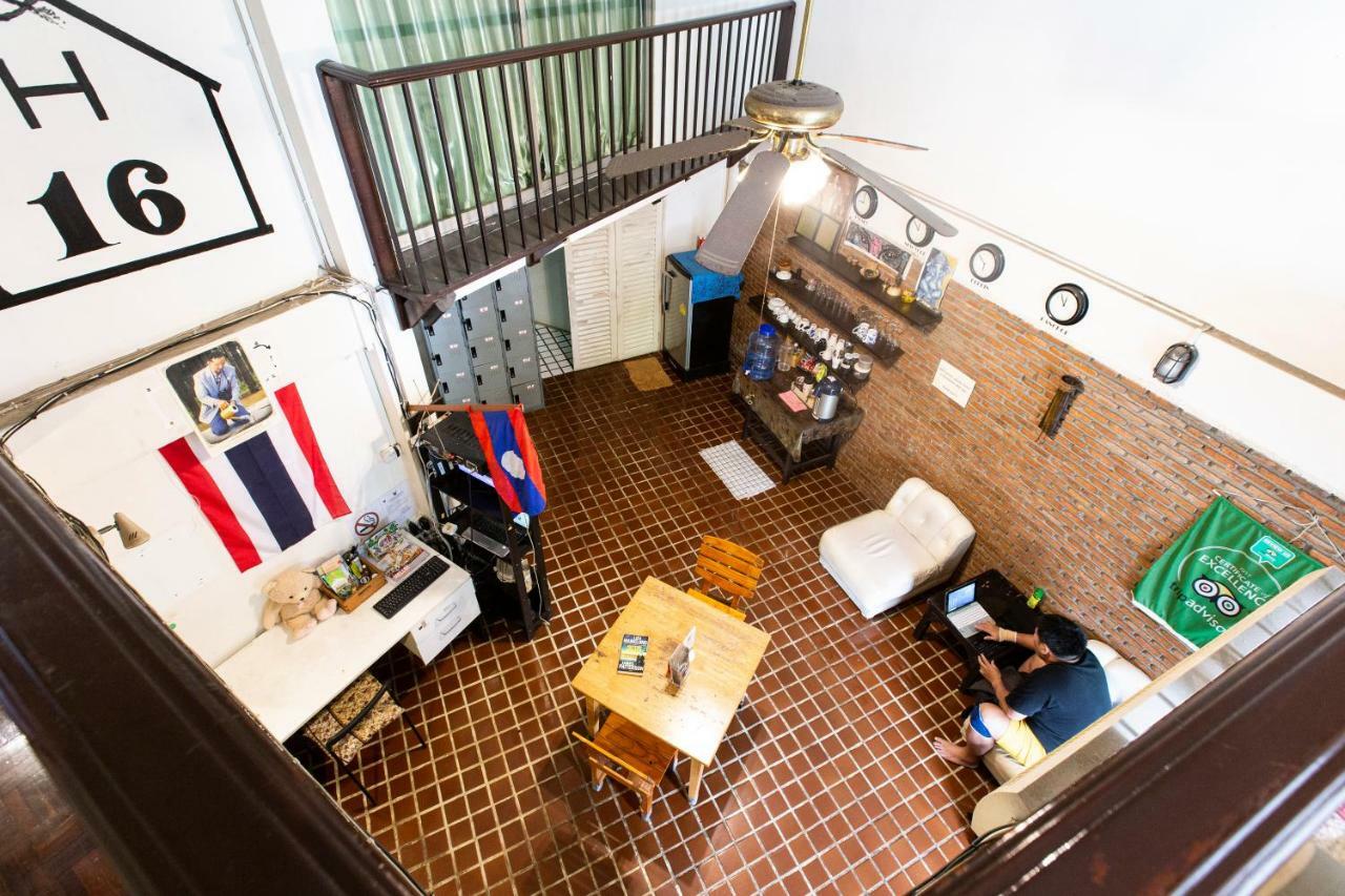 Home16 Sukhumvit16 Bangkok Kültér fotó